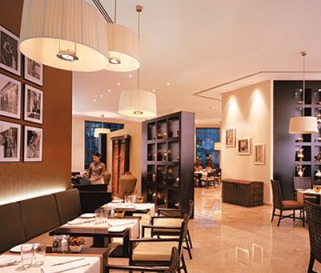 Отель Traders Hotel Qaryat Al Beri 4*,  - фото 10