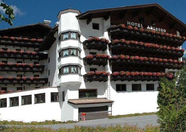 Arlberg Hotel 4*, Австрия, Санкт-Антон 4* - смотреть фото 1 Отель Arlberg Hotel 4*, Австрия, Санкт-Антон 4*, - фото 1