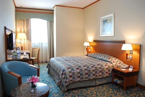 Отель Golden Tulip Al Barsha Dubai 4*, Дубаи - фото 6