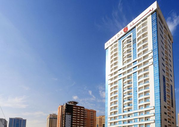 Al Majaz Premiere Hotel Apartments 5* - смотреть фото 1 Отель Al Majaz Premiere Hotel Apartments 5*, Шарджа - фото 1