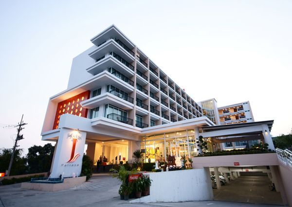 Отель Hotel J Pattaya 3*, Паттайя - фото 1