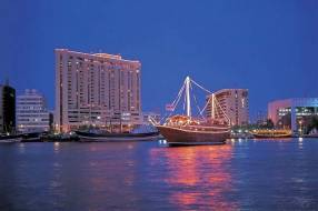 Отель Radisson Blu Dubai Deira Creek – подобрать тур Горящие туры в отель Radisson Blu Dubai Deira Creek 4*,