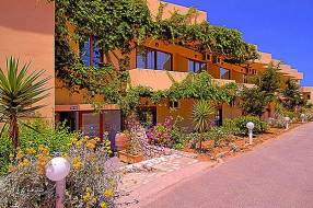Отель Kavros Beach – подобрать тур Горящие туры в отель Kavros Beach 3*, о. Крит, Сингапур