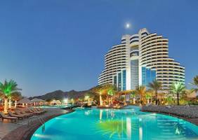 Горящие туры в отель Le Meridien Al Aqah 5*+ Crowne Plaza Deira 5*,  ОАЭ